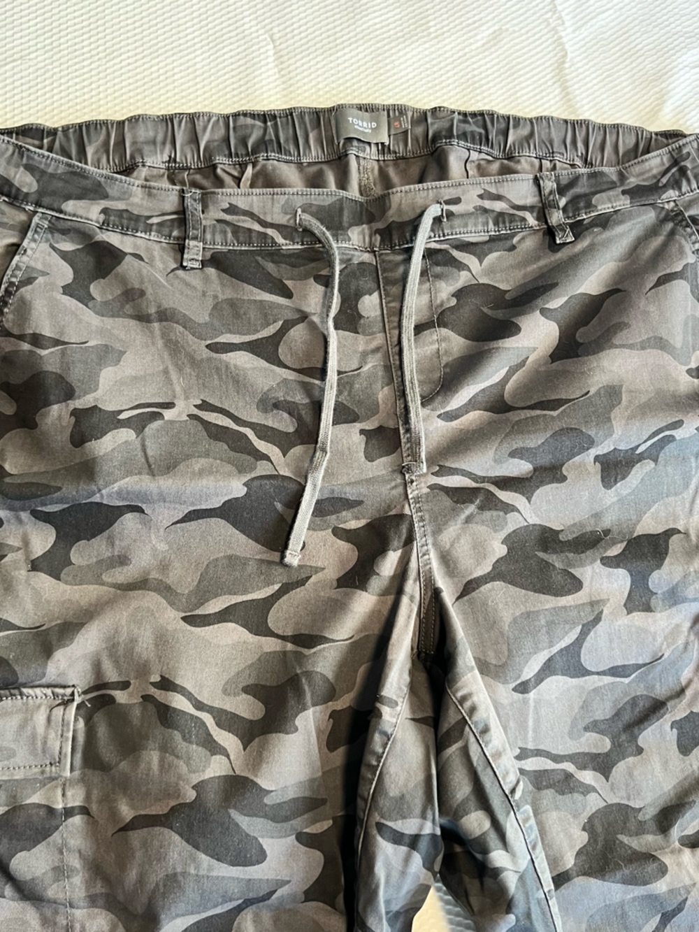 Torrid Women’s Black/grey Camo High-Rise Stretch Waistband Cargo Pants 4X